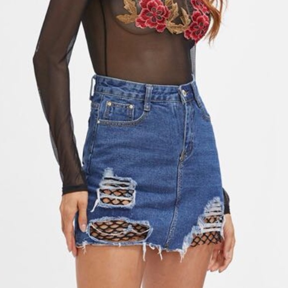 🎉HP🎉🆕🌸 Denim Fishnet Distressed Mini Skirt - Picture 2 of 2